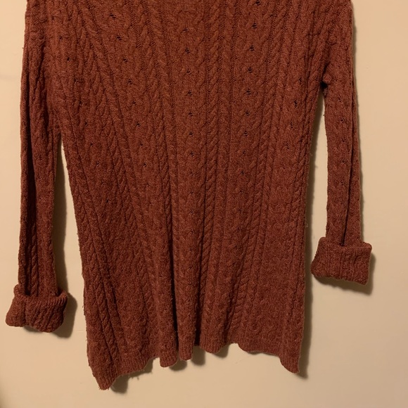 American Eagle scarlet sweater - Picture 2 of 3